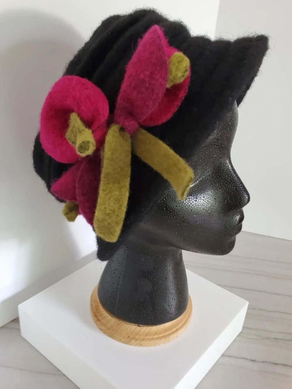 Platania Women’s Wool Blend Flower Rosette Winter Hat. Made in Italy